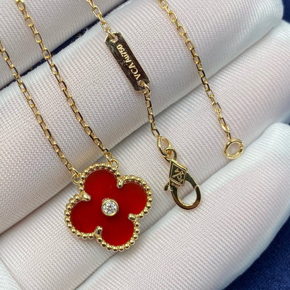 [LUXE] CLOVER 15MM DIAMOND CARNELIAN NECKLACE