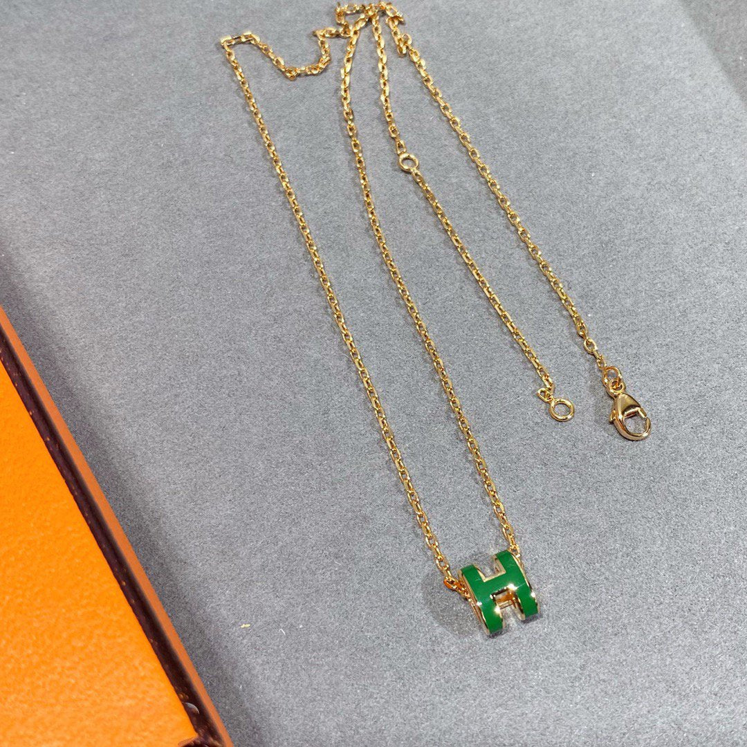 [LUXE]POP H GREEN NECKLACE SILVER AND GOLD