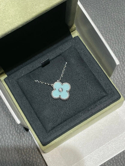 [LUXE] CLOVER 1 DIAMOND LIGHT BLUE SILVER NECKLACE