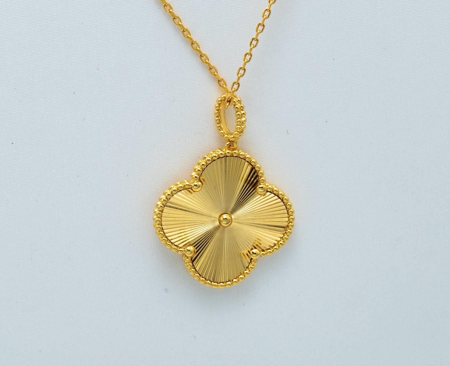 [LUXE] CLOVER 25MM PEDANT NECKLACE GOLD