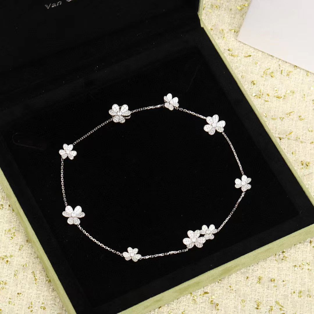 [LUXE] FRIVOLE SILVER 9 FLOWERS NECKLACE