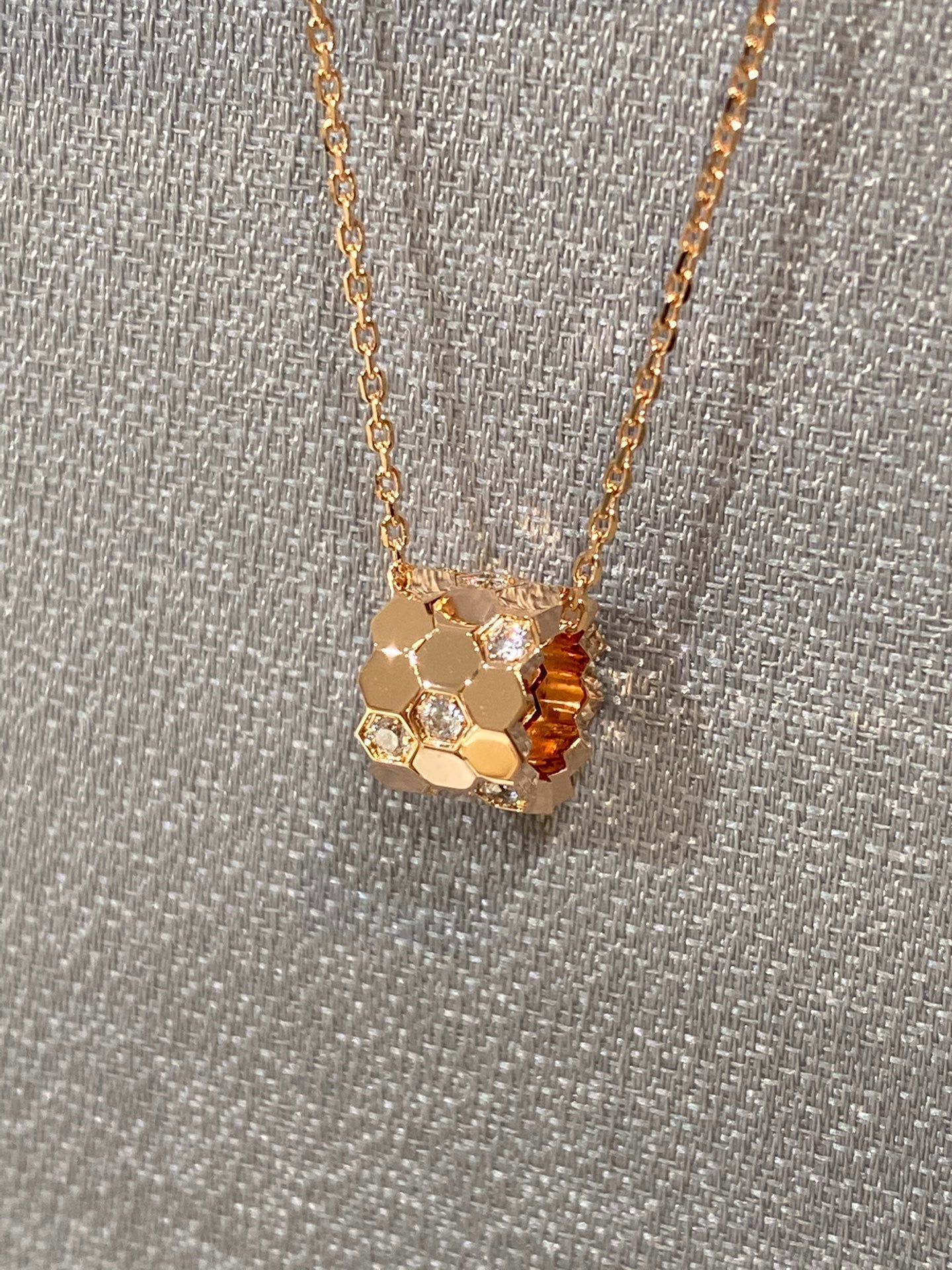 [LUXE]BEE LOVE DIAMOND NECKLACE