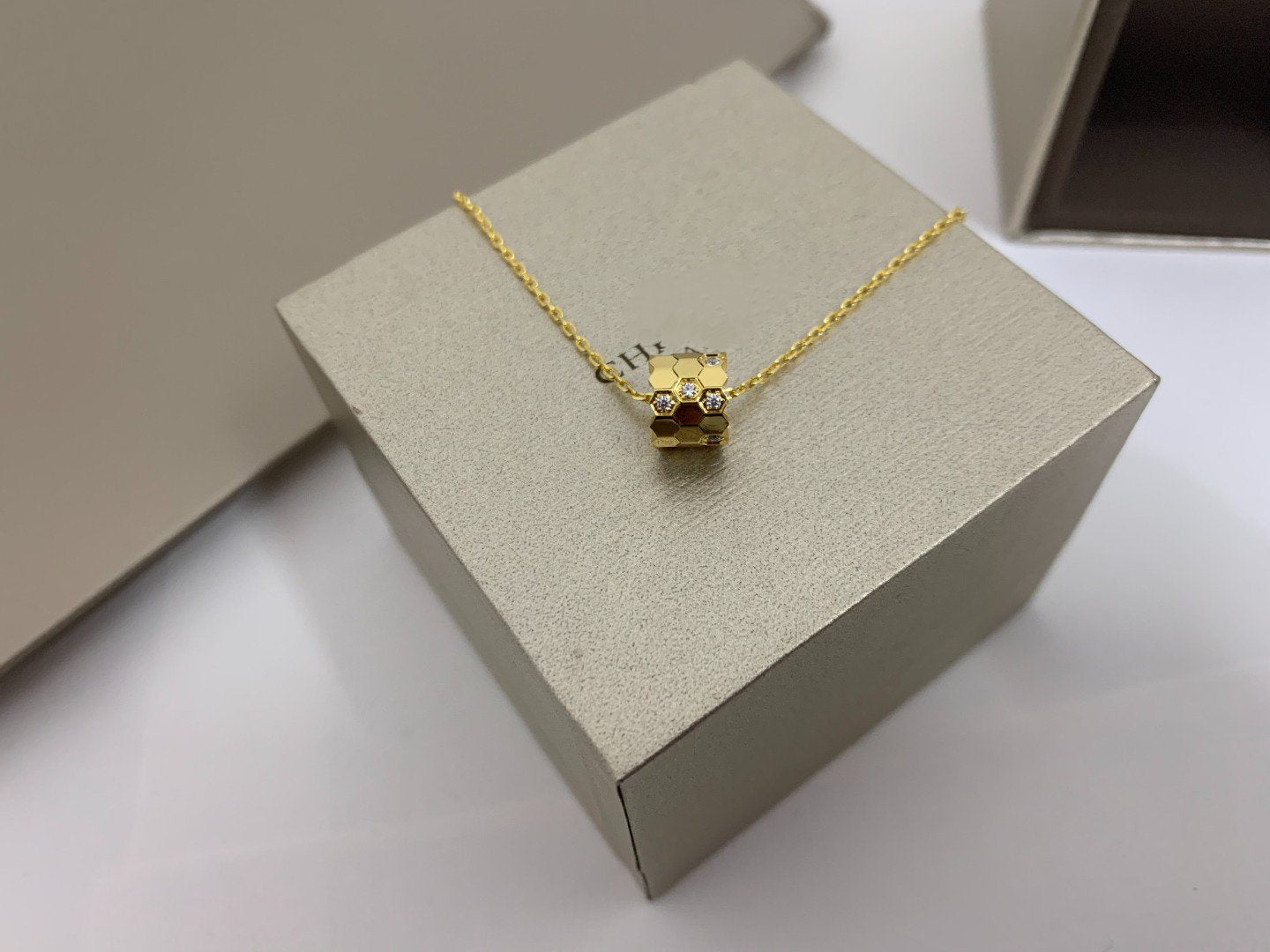 [LUXE]BEE LOVE DIAMOND NECKLACE