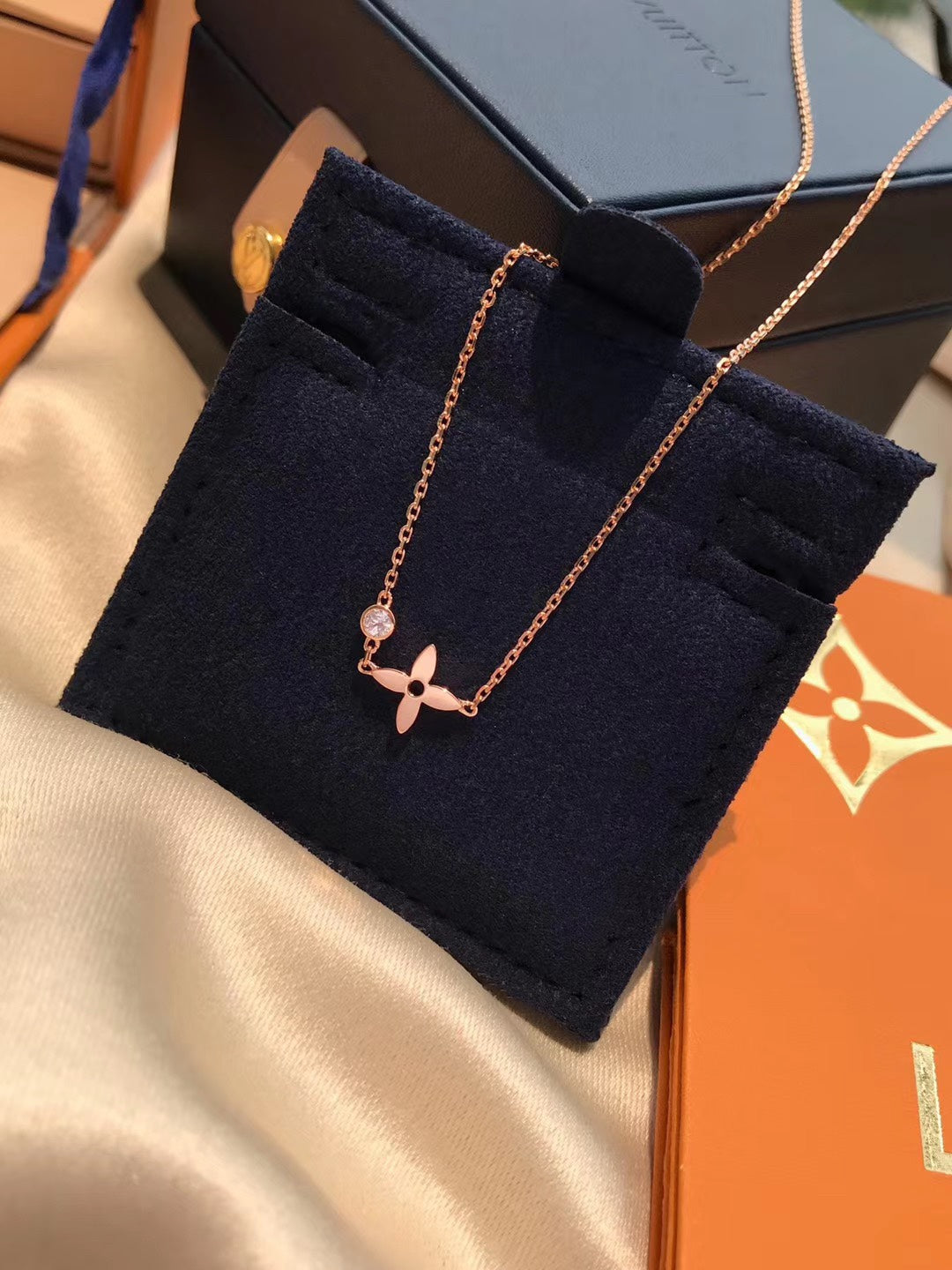 [LUXE]BLOSSOM PENDANT PINK GOLD AND DIAMOND