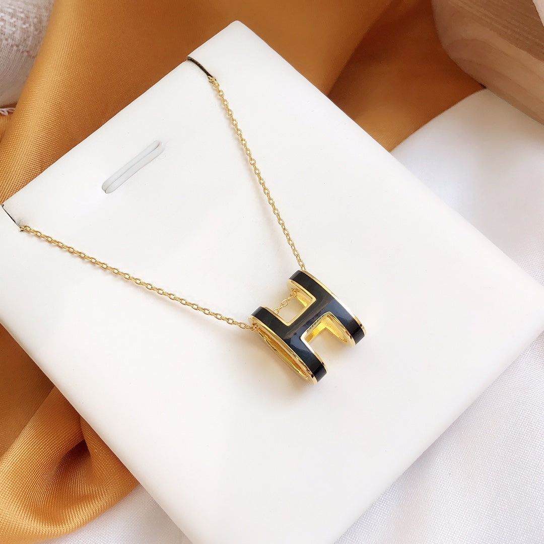 [LUXE]HM CLIC BLACK ENAMEL GOLD NECKLACE