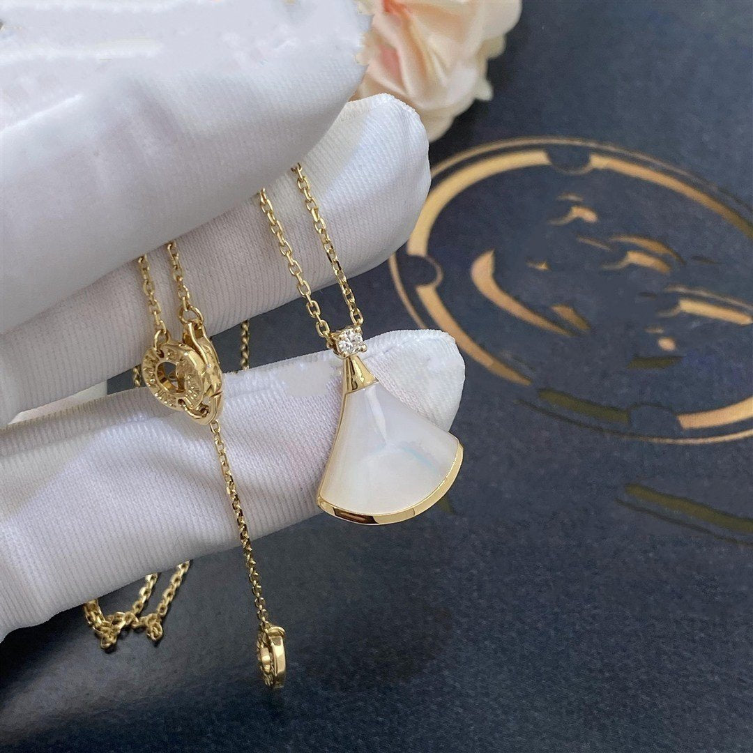 [LUXE]DREAM NECKLACE WHITE MOP GOLD 1 DIAMOND