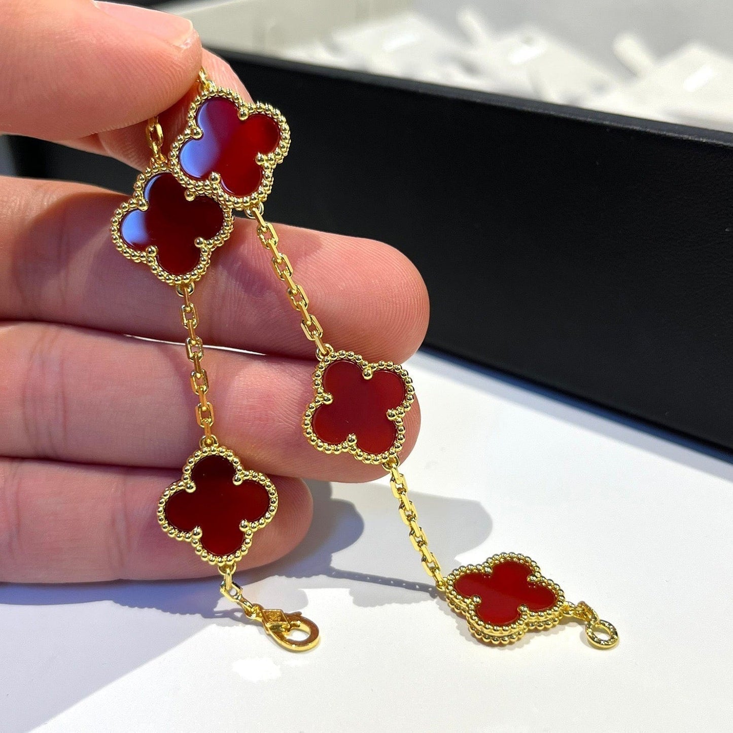 [LUXE] CLOVER 5 MOTIFS RED AGATE  BRACELET