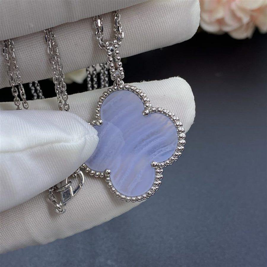 [LUXE] CLOVER SILVER CHALCEDONY BIG CLOVER NECKLACE