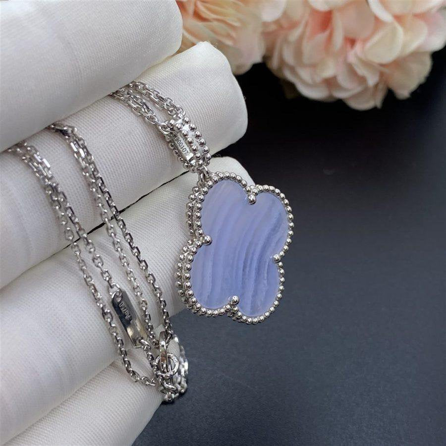 [LUXE] CLOVER SILVER CHALCEDONY BIG CLOVER NECKLACE