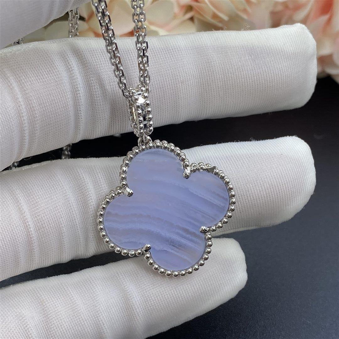 [LUXE] CLOVER SILVER CHALCEDONY BIG CLOVER NECKLACE