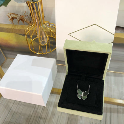 [LUXE] LARGE BUTTERFLY SILVER PENDANT DIAMOND NECKLACE