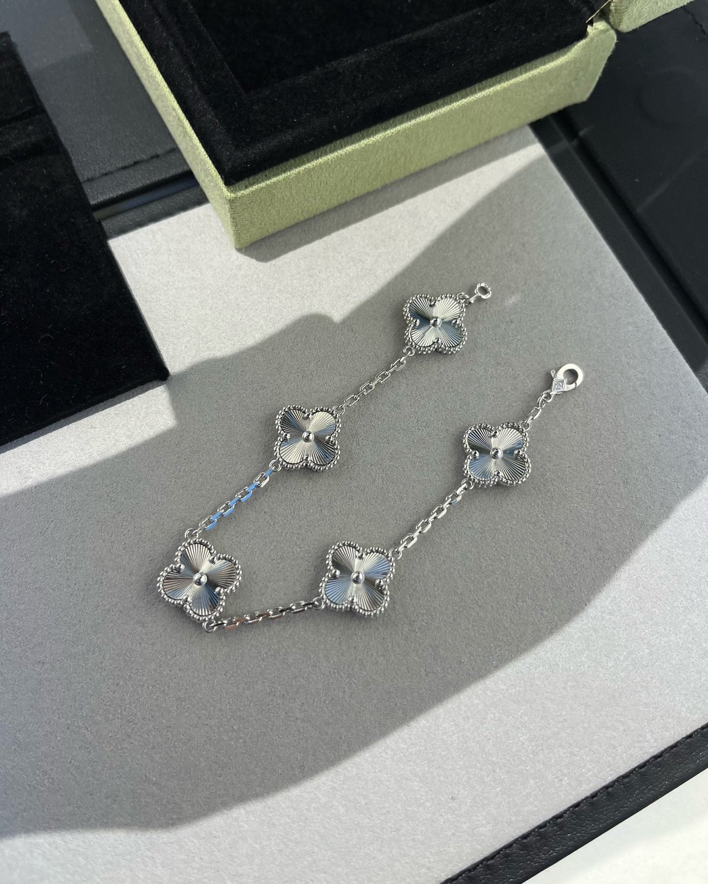 [LUXE] CLOVER SILVER 5 MOTIFS BRACELET